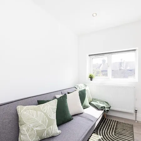 Beautiful 3-Bed Apartment In Shepherd'S Bush Лондон Экстерьер фото