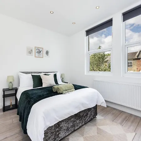 Beautiful 3-Bed Apartment In Shepherd'S Bush Лондон Экстерьер фото