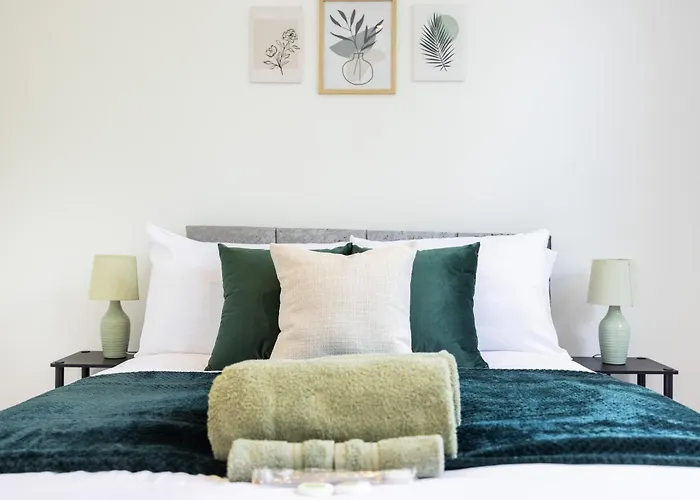 Beautiful 3-Bed Apartment In Shepherd\'S Bush
