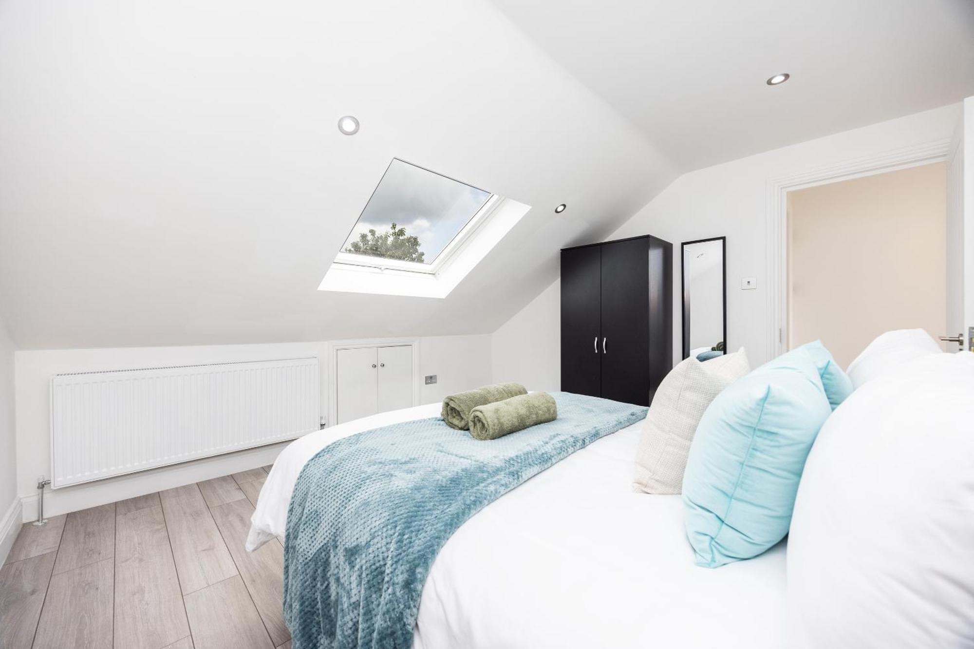 Апартаменты Beautiful 3-bed In Shepherd's Bush