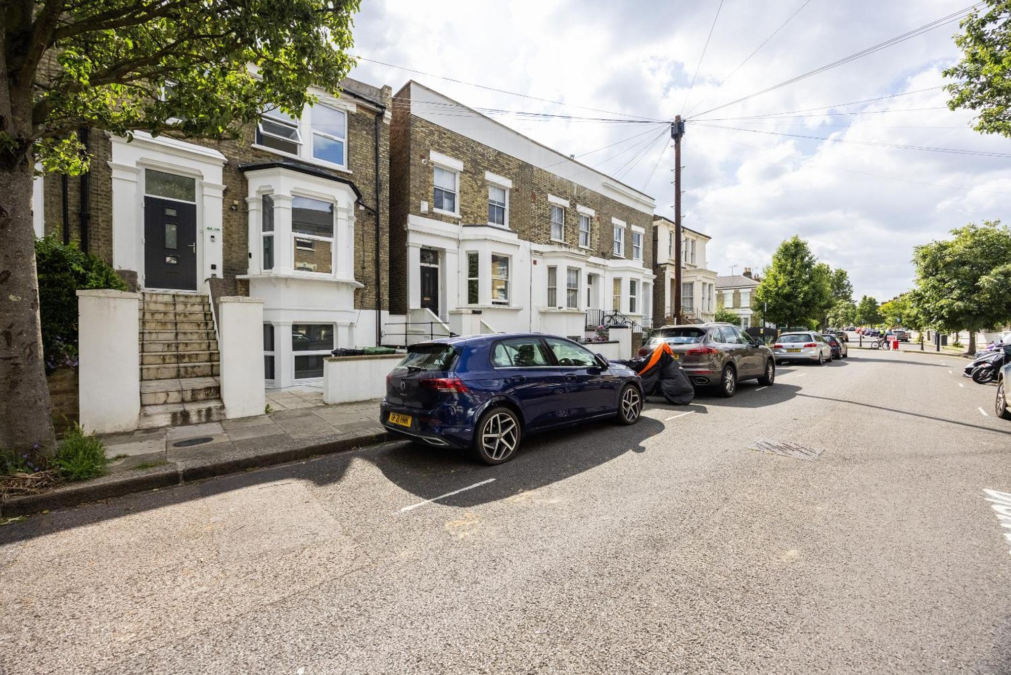 Beautiful 3-bed In Shepherd's Bush Апартаменты Лондон