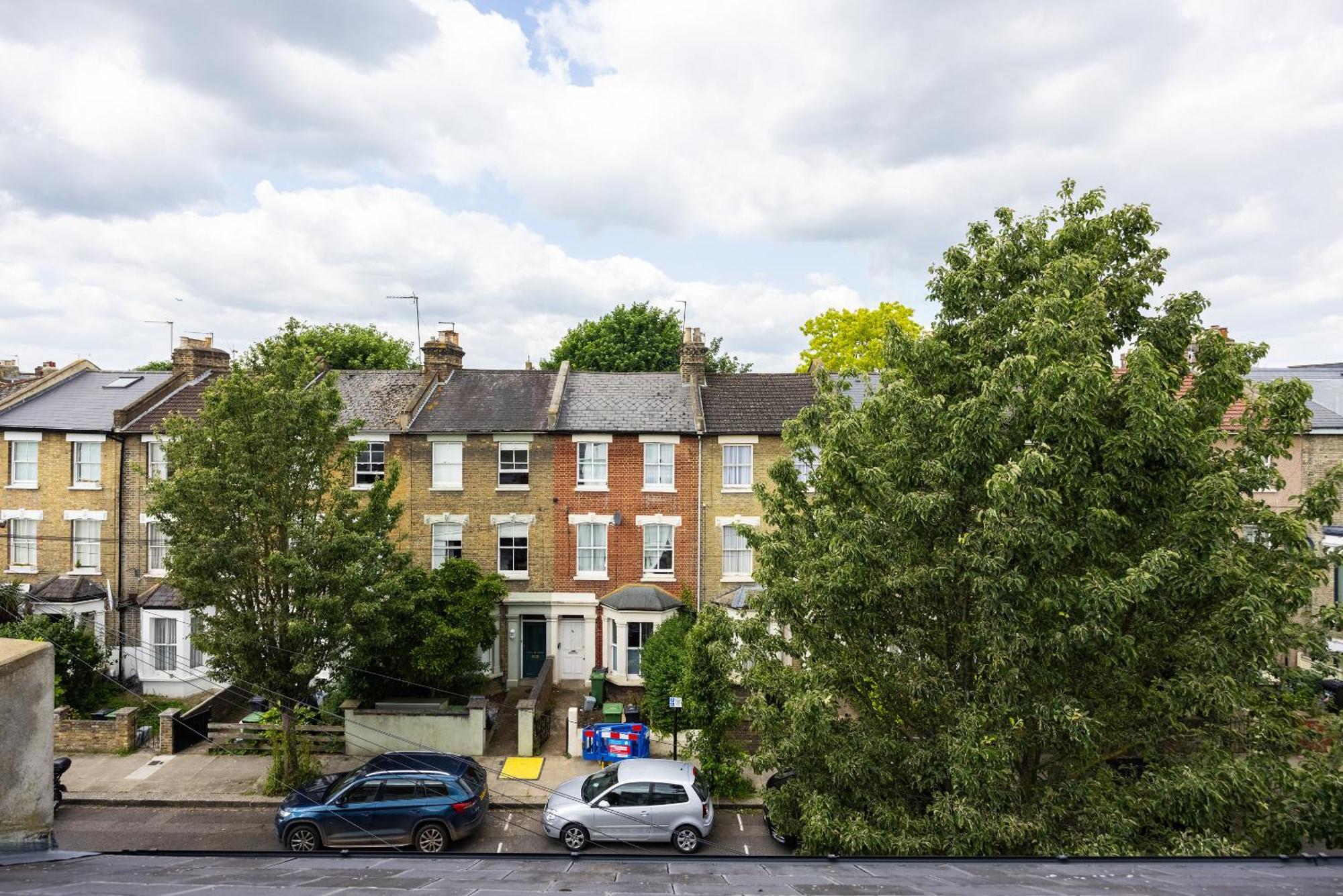 Beautiful 3-bed In Shepherd's Bush Апартаменты Лондон