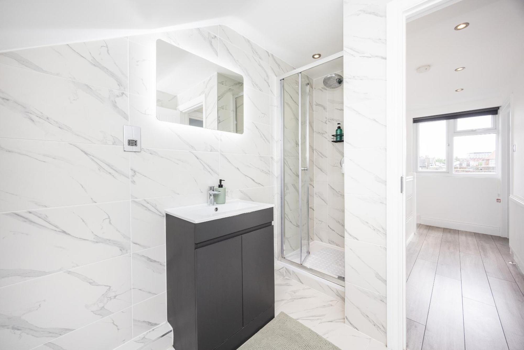 Апартаменты Beautiful 3-bed In Shepherd's Bush